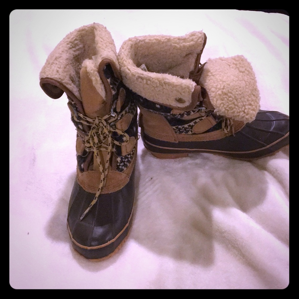Khombu Maya winter boots
